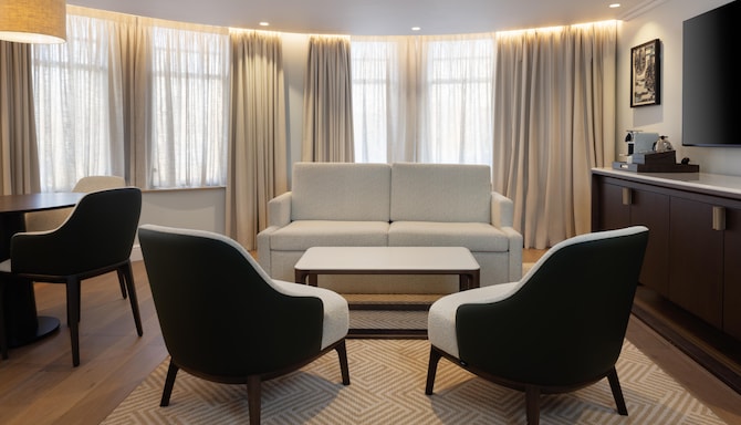 Radisson Blu Hotel, London Bloomsbury - One Bedroom Suite