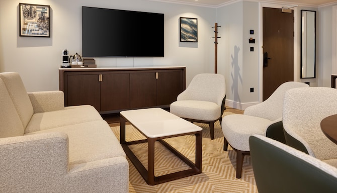 Radisson Blu Hotel, London Bloomsbury - One Bedroom Suite