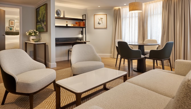Radisson Blu Hotel, London Bloomsbury - One Bedroom Suite
