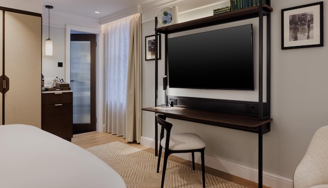 Radisson Blu Hotel, London Bloomsbury - Junior King Suite