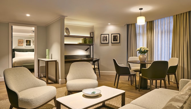 Radisson Blu Hotel, London Bloomsbury - One Bedroom Suite