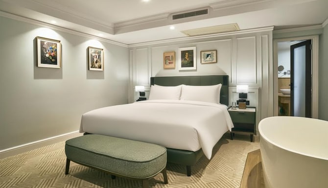 Radisson Blu Hotel, London Bloomsbury - One Bedroom Suite