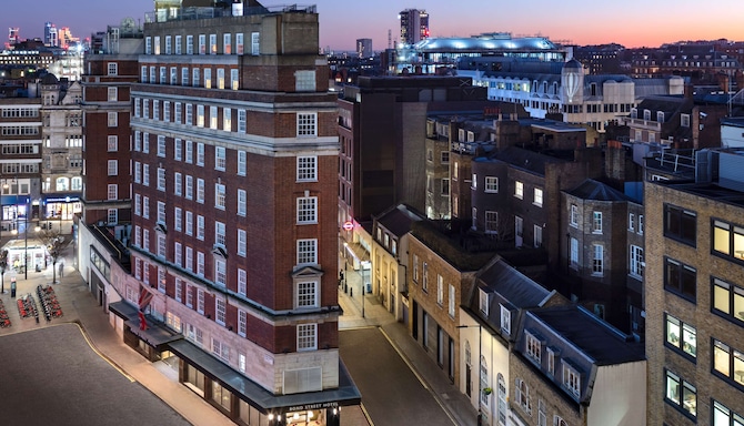 Radisson Blu Hotel, London Bond Street - Set udefra