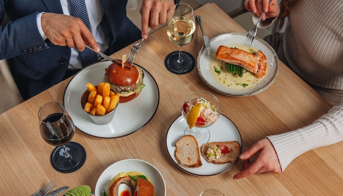 Radisson Blu Hotel, London Bond Street - Bond St. Lounge - Dining