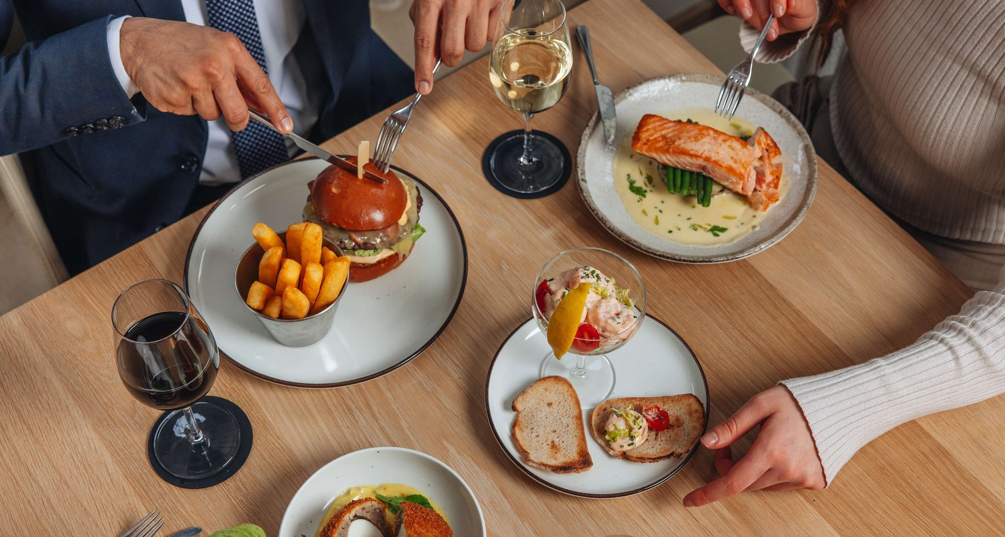 Radisson Blu Hotel, London Bond Street - Bond St. Lounge - Dining