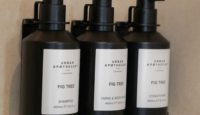 Radisson Blu Hotel, London Bond Street - Urban Apothecary Bath Amenities