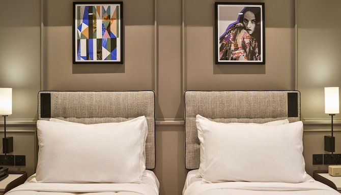 Radisson Blu Hotel, London Bond Street - Standard Twin Room