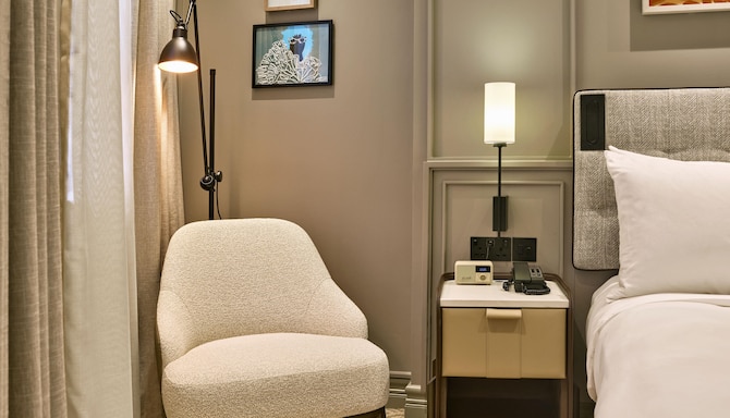 Radisson Blu Hotel, London Bond Street - Double Room