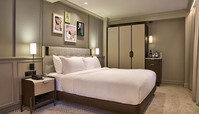 Radisson Blu Hotel, London Bond Street - Family Room