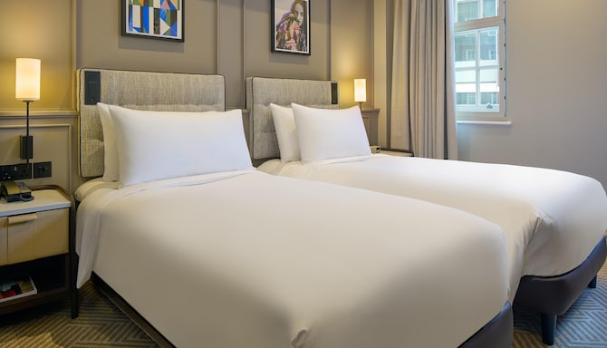 Radisson Blu Hotel, London Bond Street - Standard Twin Room