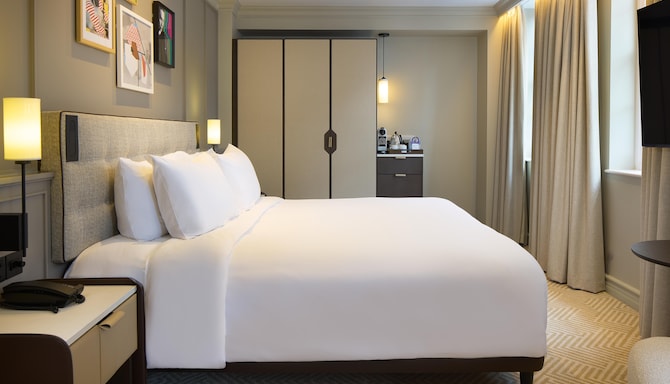 Radisson Blu Hotel, London Bond Street - Family Room
