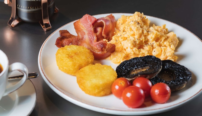 Radisson Blu Hotel, London Bond Street - Breakfast