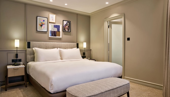 Radisson Blu Hotel, London Bond Street - Junior Suite