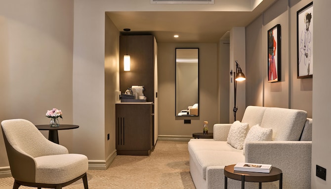 Radisson Blu Hotel, London Bond Street - Junior Suite