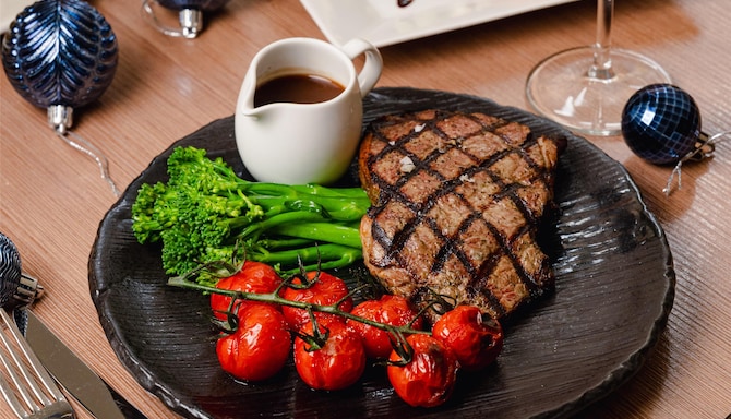 Radisson Blu Hotel, London Canary Wharf East - Scoff And Banter Festive Season