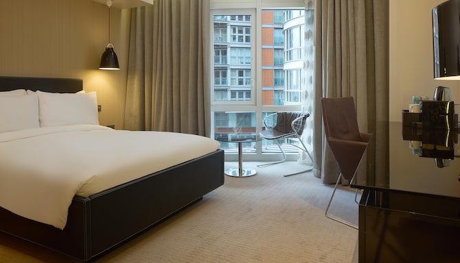 Radisson Blu Hotel, London Canary Wharf East - Superior Queen Room