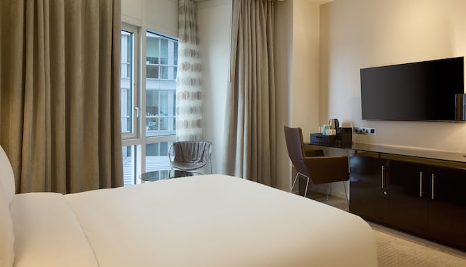 Radisson Blu Hotel, London Canary Wharf East - Superior Queen Room