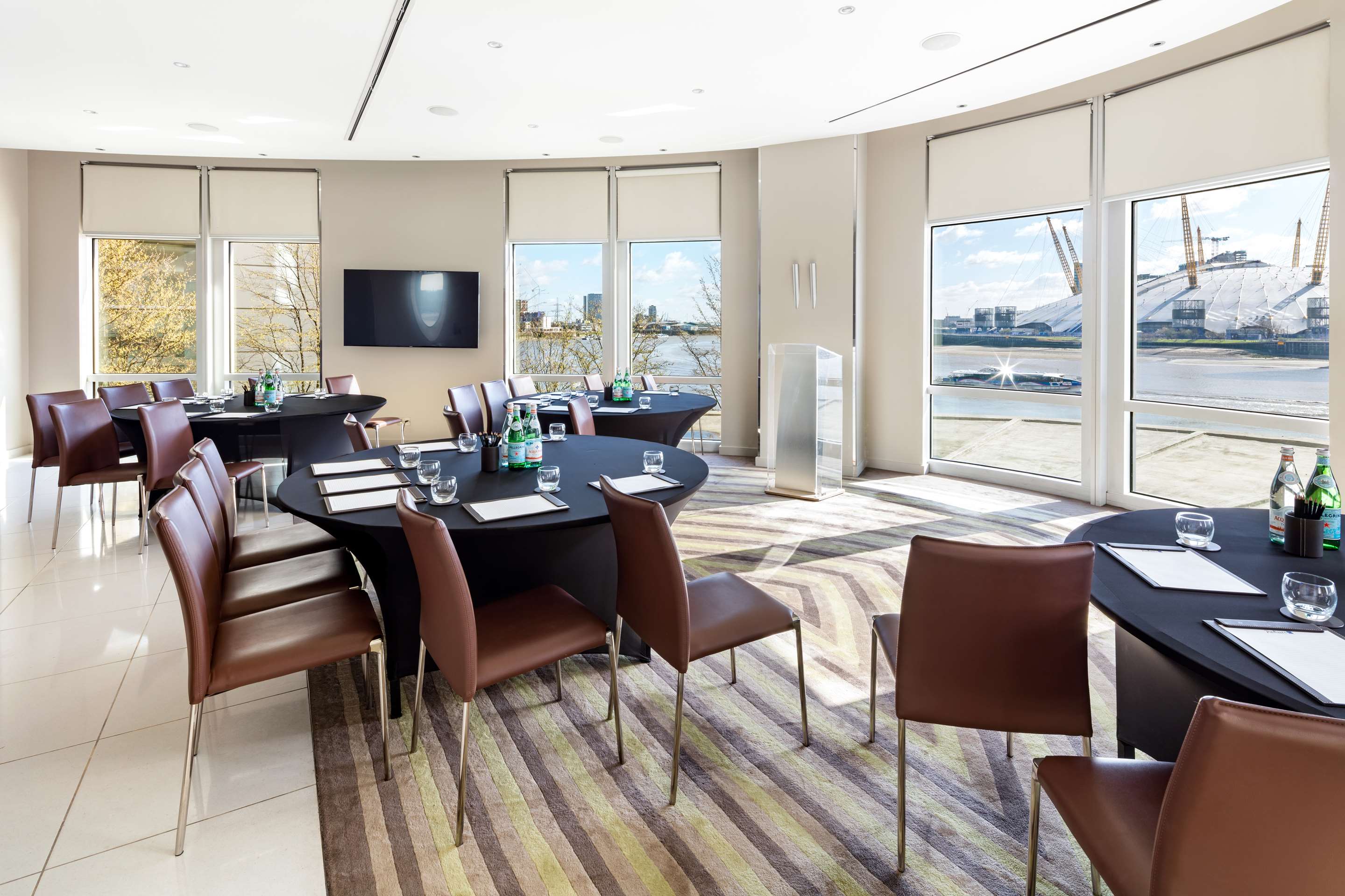 Radisson Blu Edwardian New Providence Wharf Hotel, London - Meeting Room - River Room