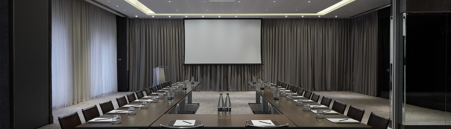 Radisson Blu Hotel, London Canary Wharf East - Ontario Room