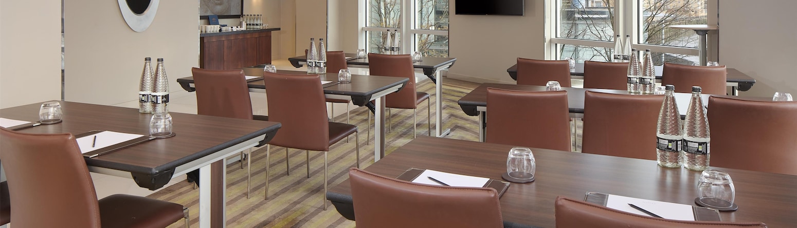 Radisson Blu Hotel, London Canary Wharf East - River Room