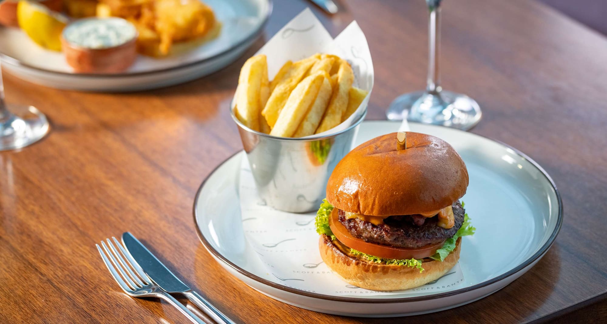 Radisson Blu Hotel, London Canary Wharf East - Scoff and Banter - Classic hamburger