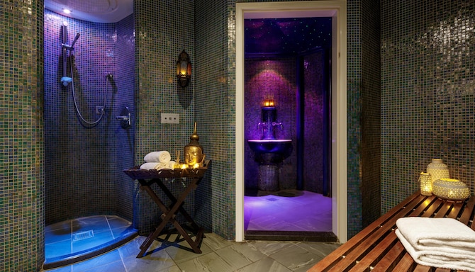 Radisson Blu Hotel, London Canary Wharf East - East River Spa