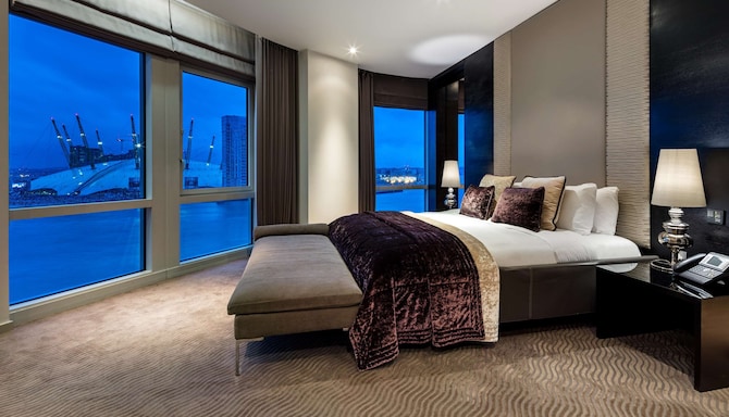Radisson Blu Edwardian New Providence Wharf Hotel, London - Penthouse Suite