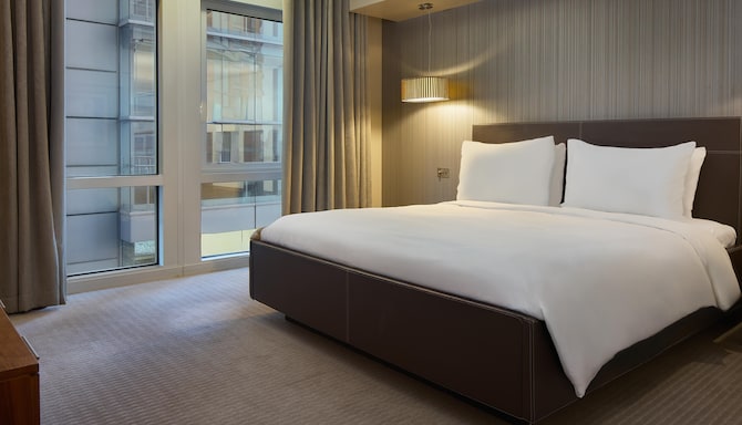 Radisson Blu Hotel, London Canary Wharf East - One Bedroom Suite