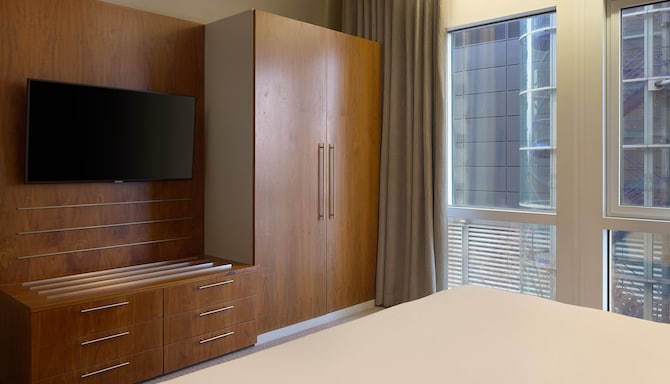 Radisson Blu Hotel, London Canary Wharf East - One Bedroom Suite