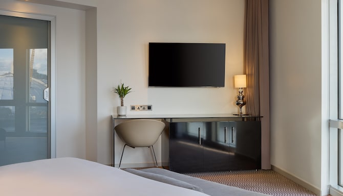 Radisson Blu Hotel, London Canary Wharf East - Penthouse Suite