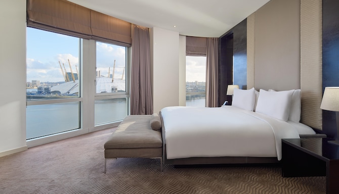Radisson Blu Hotel, London Canary Wharf East - Penthouse Suite