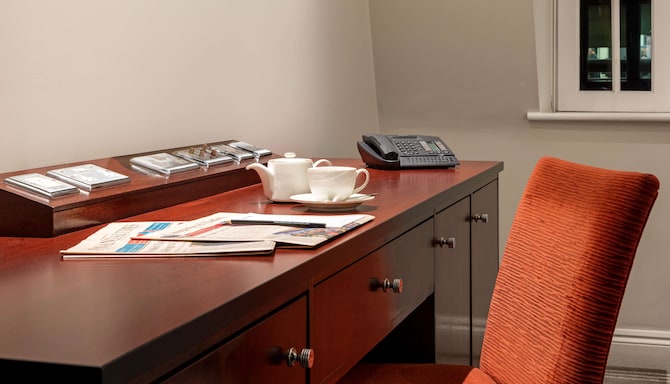 Radisson Blu Hotel, London Euston Square - Guest room