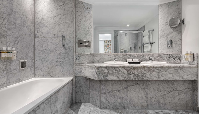 Radisson Blu Hotel, London Euston Square - Baño de la habitación de invitados
