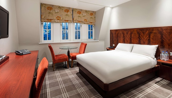 Radisson Blu Grafton Hotel, London - Standard Room