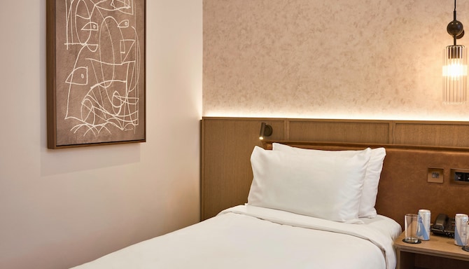 Radisson Blu Hotel, London Euston Square - Standard Twin Room