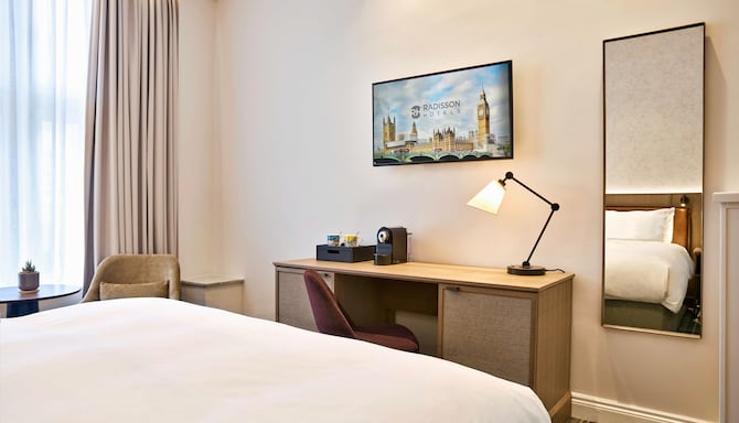 Radisson Blu Hotel, London Euston Square - Premium Room