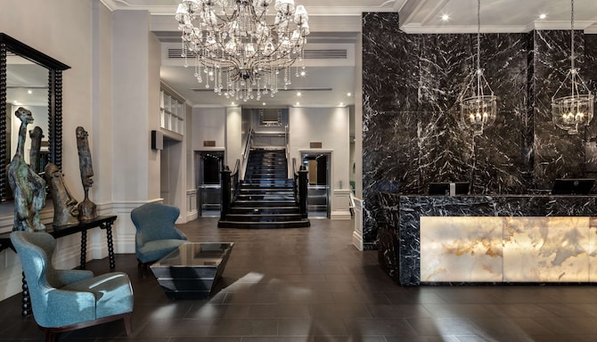 Radisson Blu Edwardian Grafton Hotel, London - Lobby