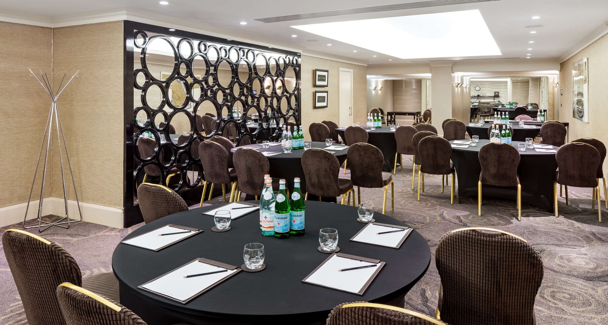 Radisson Blu Hotel, London Euston Square - Meeting Room - Grafton Suite