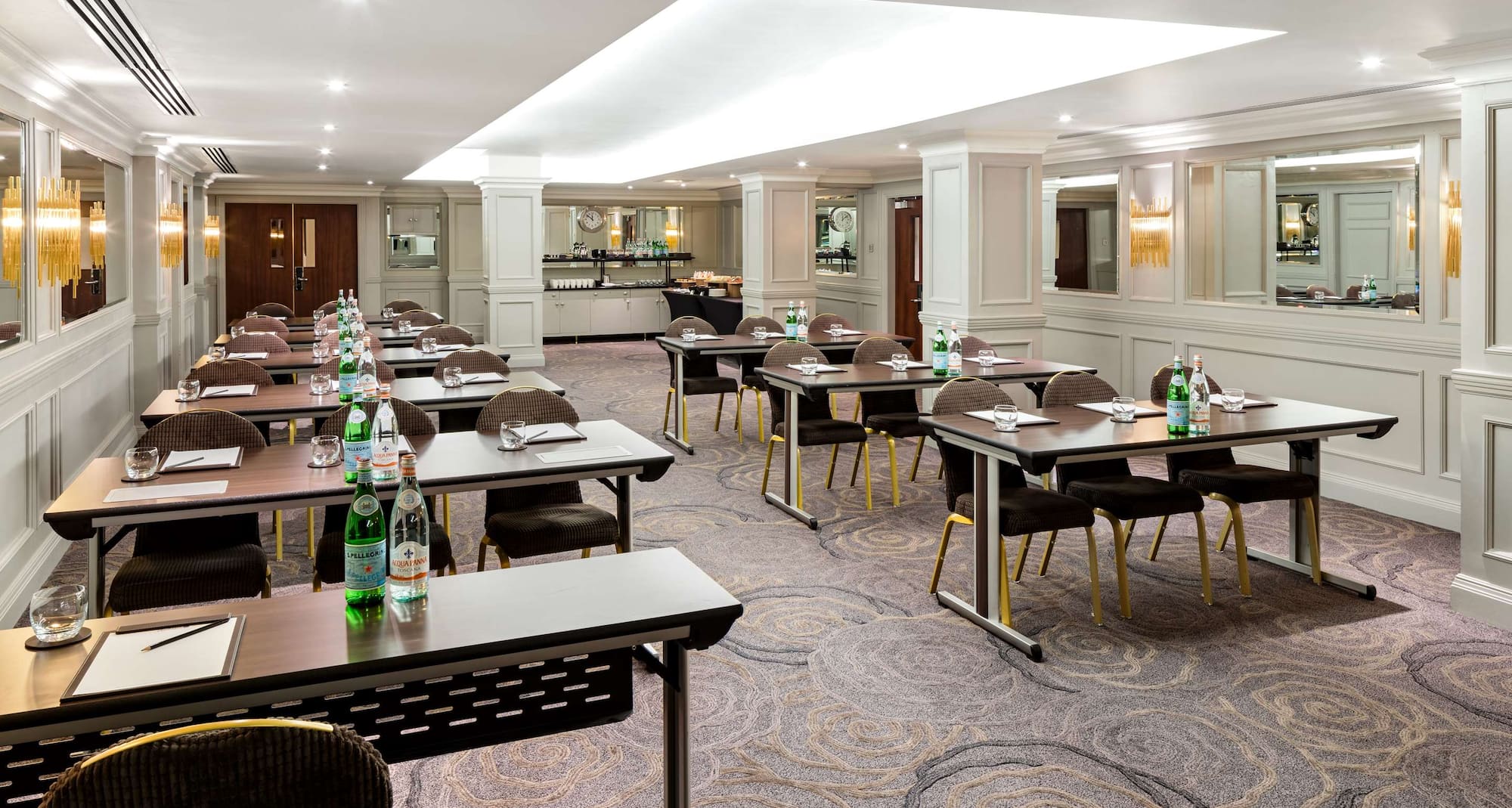 Radisson Blu Hotel, London Euston Square - Meeting Room - Southampton  Suite