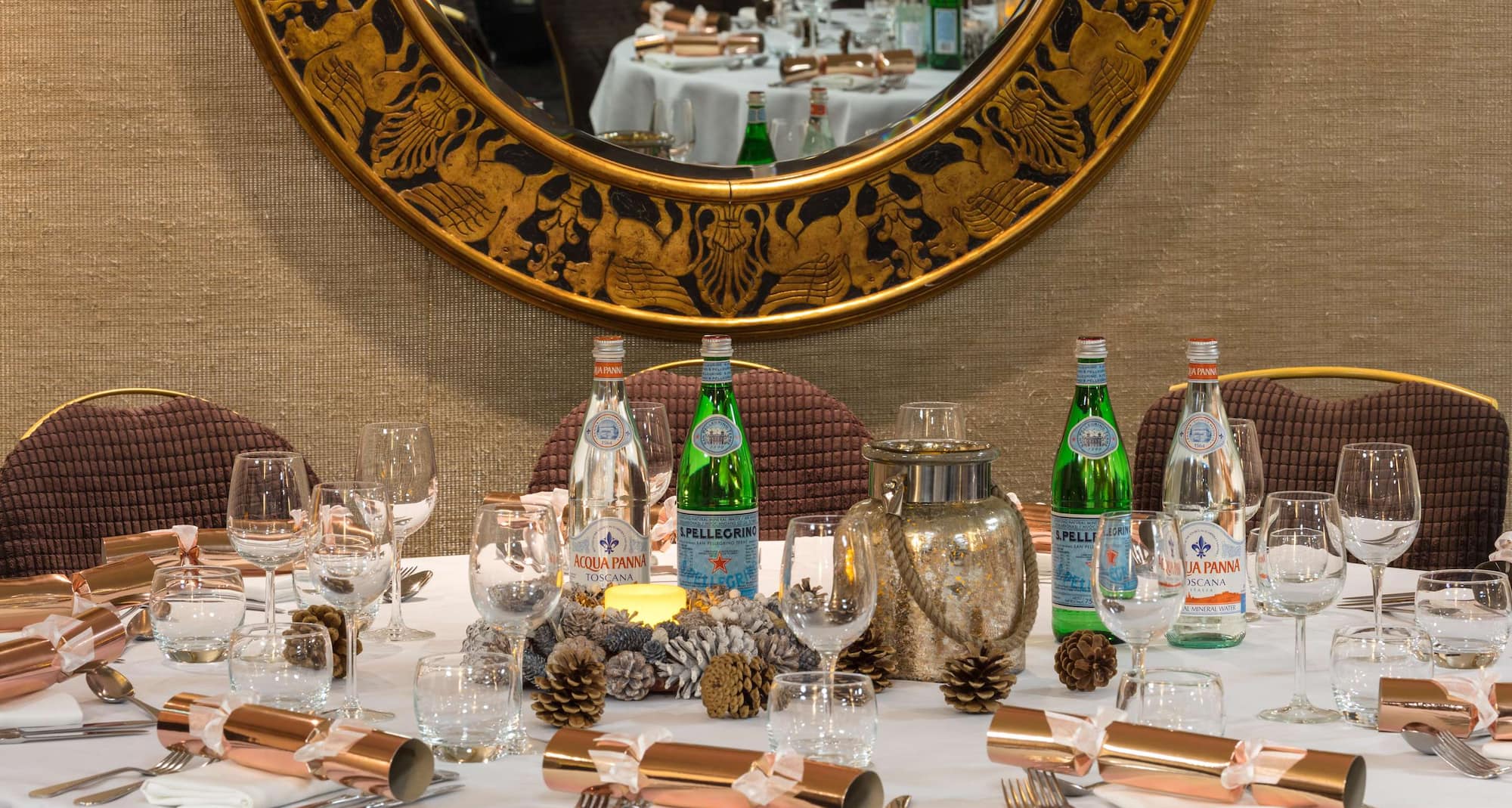 Radisson Blu Hotel, London Euston Square - Christmas Table Setting