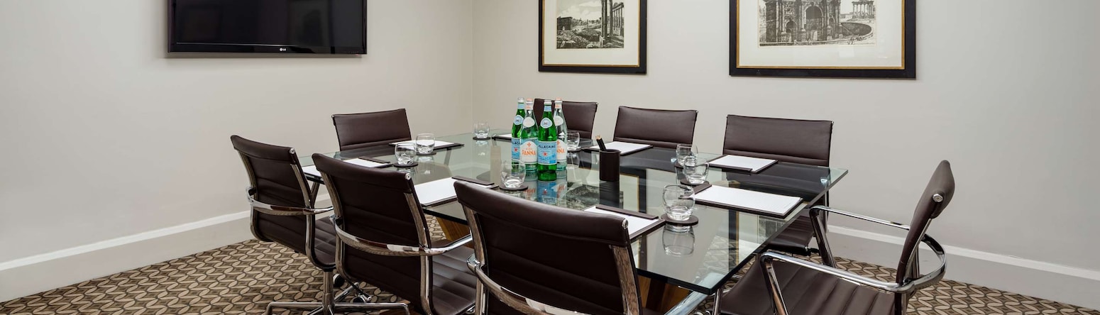 Radisson Blu Grafton Hotel, London - Meeting Room - Tavistock  Suite