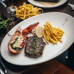 Radisson Blu Edwardian Grafton Hotel, London - Steak and Lobster - Terre et mer Surf and Turf