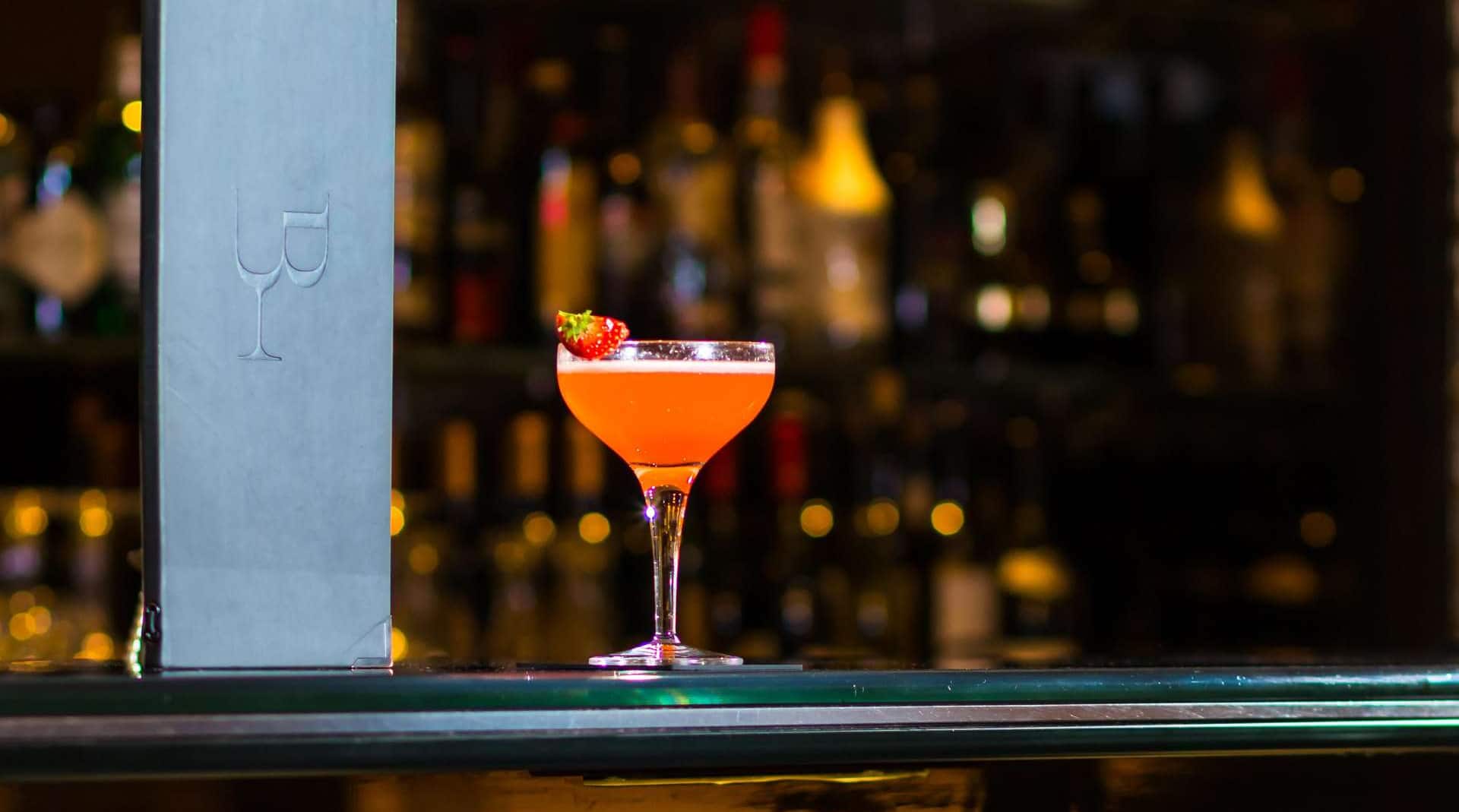 Radisson Blu Hotel, London Heathrow - Bijou Bar - Stawberry And Rhubarb Fizz