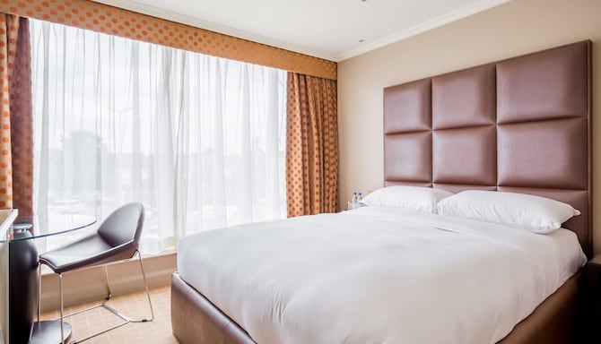 Radisson Blu Hotel, London Heathrow - Standard Room