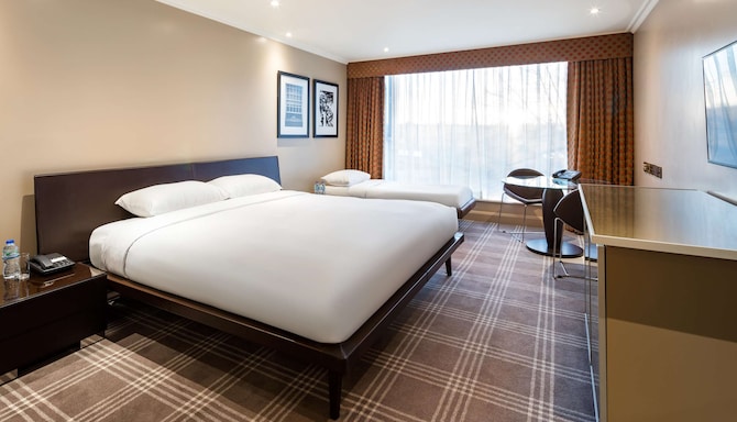 Radisson Blu Edwardian Heathrow Hotel & Conference Centre, London - Premium Room