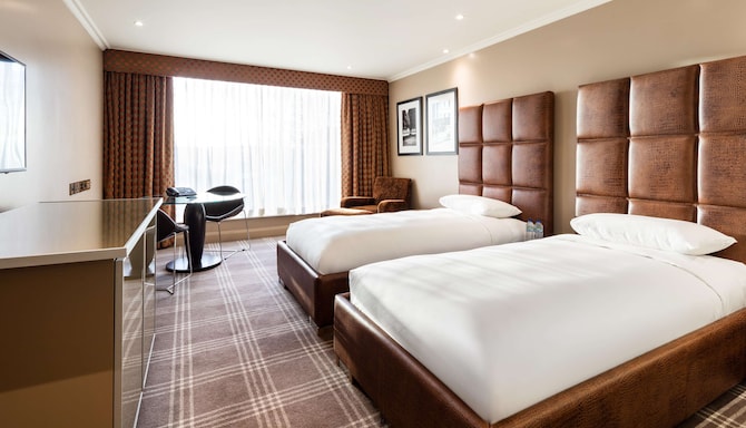 Radisson Blu Hotel, London Heathrow - Superior Room