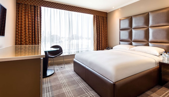 Radisson Blu Edwardian Heathrow Hotel & Conference Centre, London - Standard Room