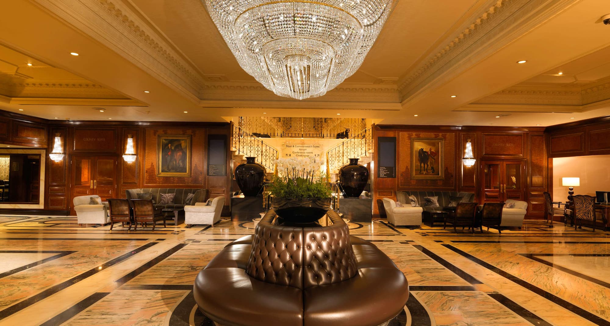 Radisson Blu Hotel, London Heathrow - 大堂景观