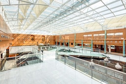 Radisson Blu Edwardian Heathrow Hotel & Conference Centre, London - The Atrium