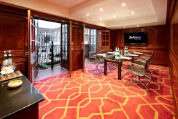 Radisson Blu Edwardian Heathrow Hotel & Conference Centre, London - Private Suite 30